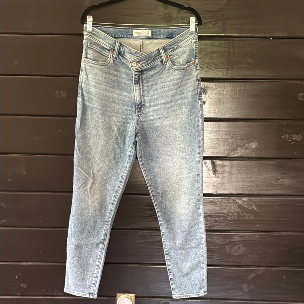 Abercrombie & Fitch The Super Skinny Ankle High Rise Jeans